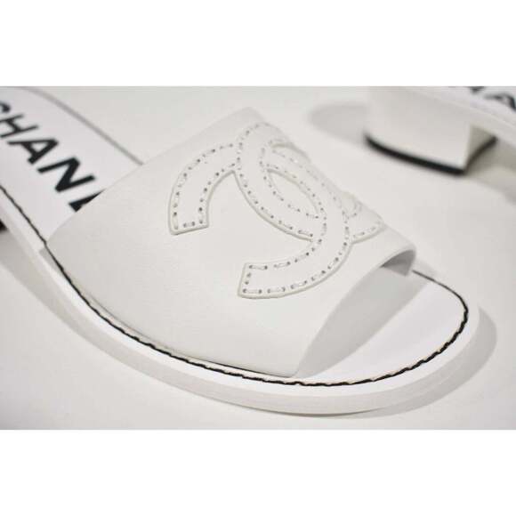 Chanel 22S White Calfskin Leather CC Logo Mules Slide Sandal Block Heel Flat 37 - Picture 4 of 12